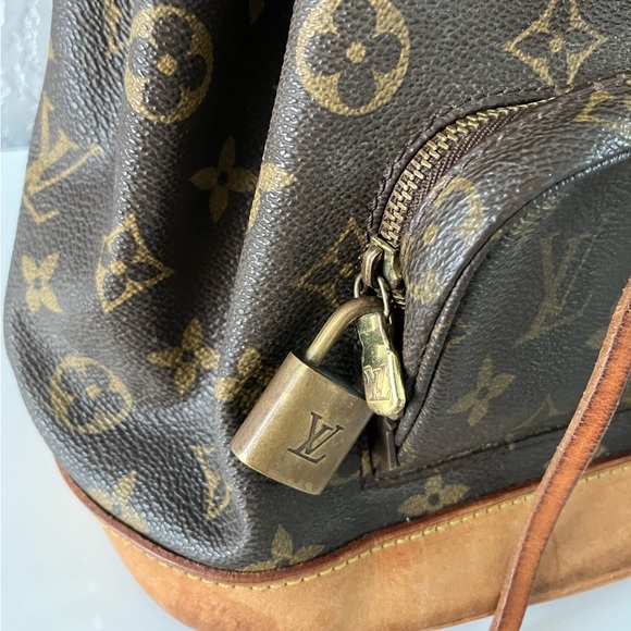 Louis Vuitton Iconic Monogram Backpack - Picture 4 of 5